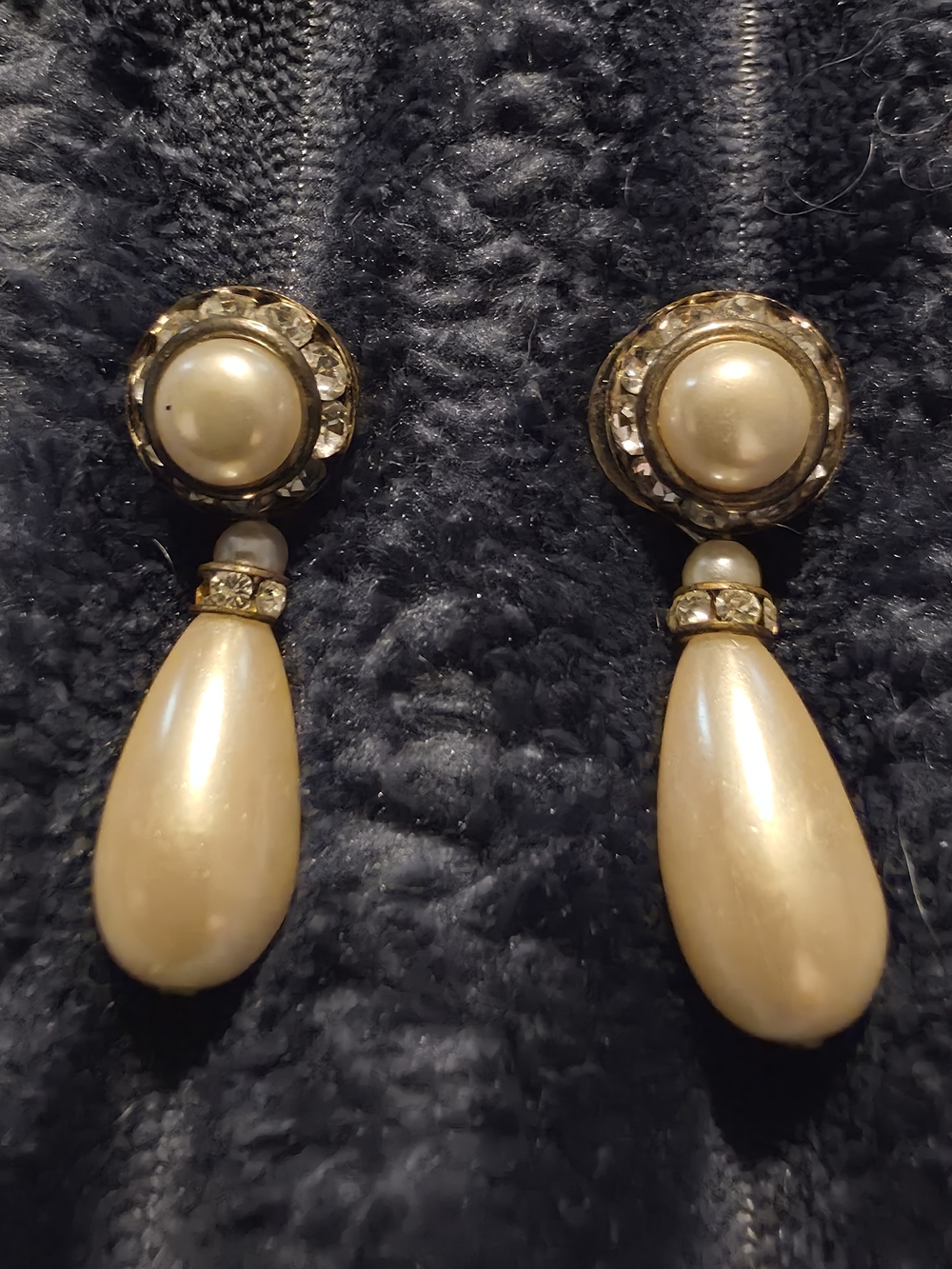 Pearl Teardrop Dangle Earrings in Gold